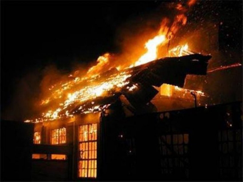 Zjarri e bën thuajse 'shkrum e hi' një shtëpi në Gjilan