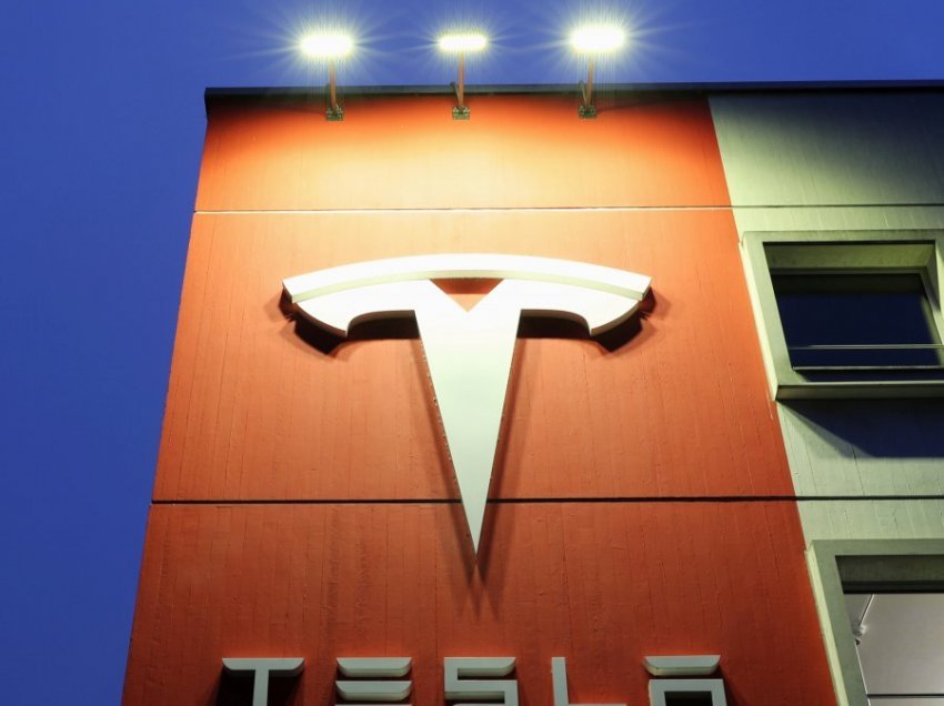 Tesla do blejë nikel nga minierat e Kaledonisë së Re