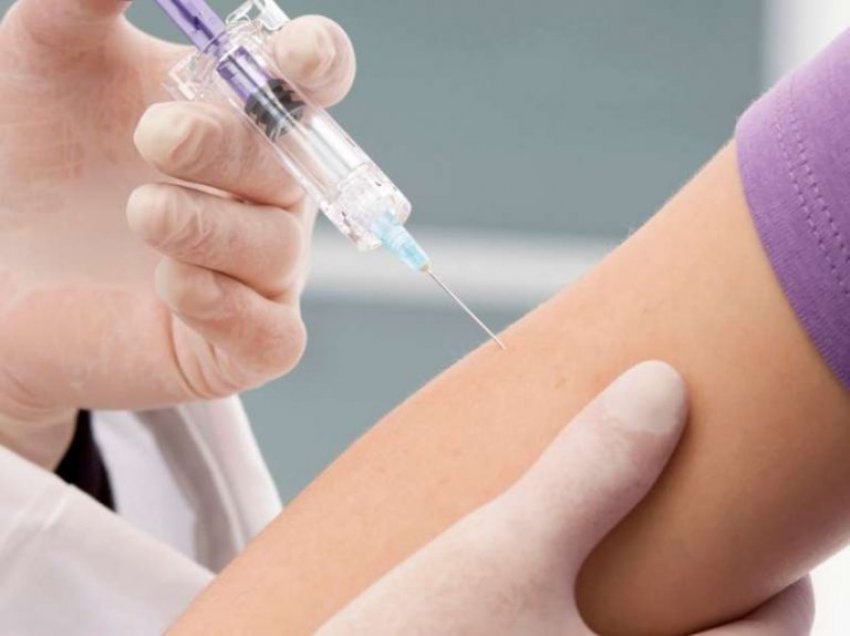 Autoritetet zvicerane akuzohen për zvarritje të vaksinave Covid-19
