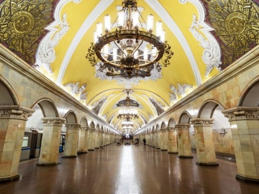 Metroja e Moskës/ Rikthen drejtuesit femra të trenave