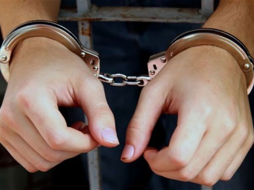 Kapet në Fier i dënuari me mbi 9 vite burg për trafik droge