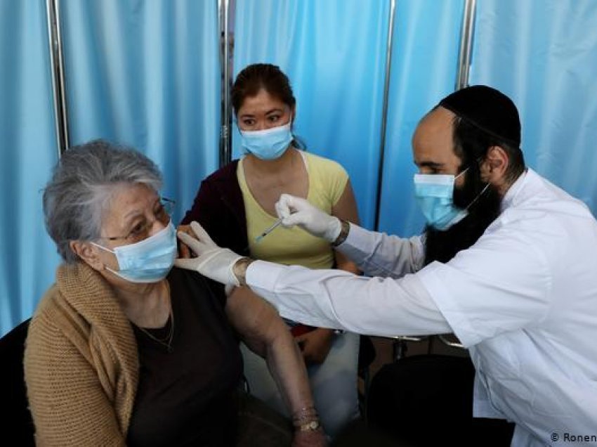 Izraeli “kampion bote me vaksinimet” - Territoret palestineze ende në pritje
