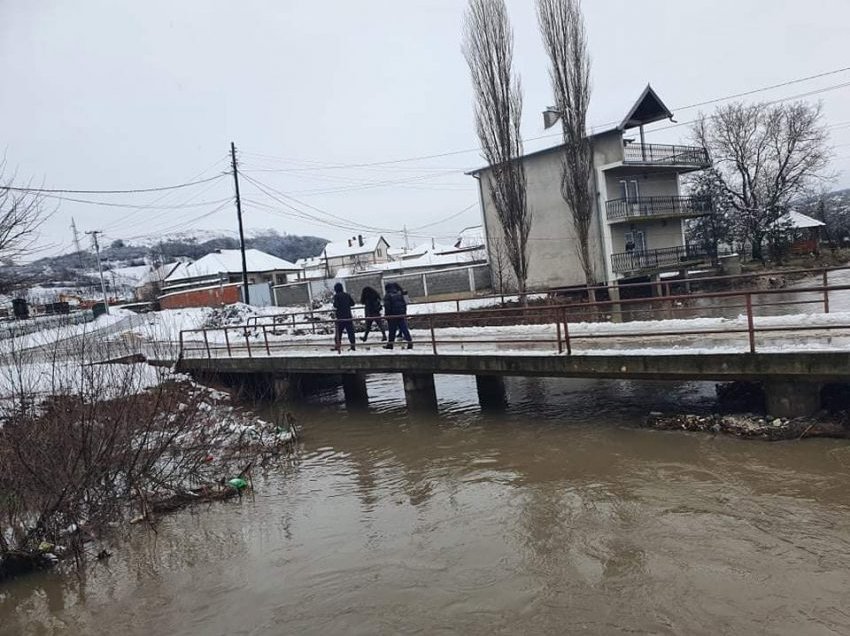 Urat në fshatin Grabovc të Fushës Kosovës të kalueshme, thonë zyrtarët
