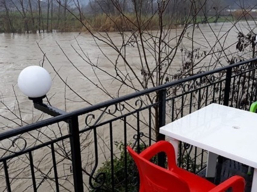 Kryebashkiaku i Divjakës: Jemi jashtë çdolloj rreziku për përmbytje 