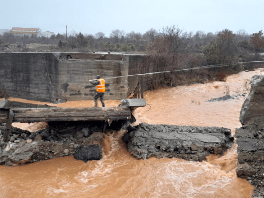 U shkatërrua nga përmbytjet/ FA nisin punën për ndërtimin e urës së Kalivaçit në Lezhë