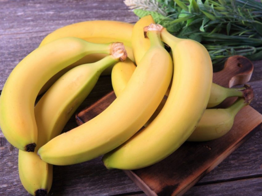 Dieta e bananes rikthehet në trend, si të humbni peshë përmes saj