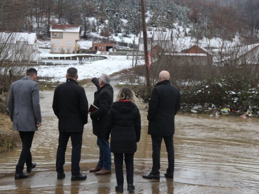 Kryetari i Skenderajt: Fermerët e dëmtuar nga vërshimet të aplikojnë për kompensim