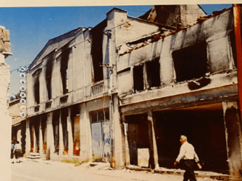 Publikohet një foto e selisë së LDK-së e djegur gjatë luftës