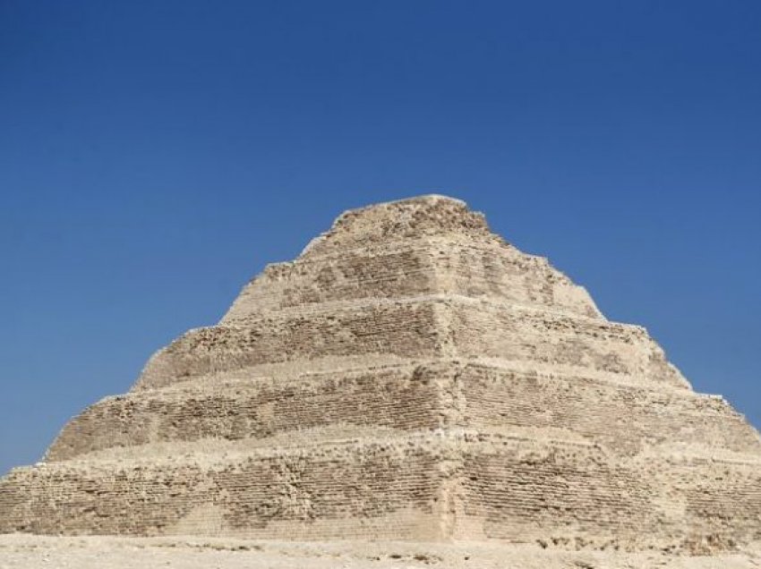 Egjipti njoftoi zbulime të reja arkeologjike “që do të rishkruajnë historinë” e Saqqara