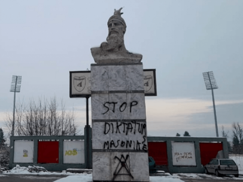 Përdhoset busti i Skënderbeut në Korçë