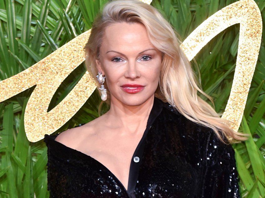 Pamela Anderson zbulon se cila kategori e njerëzve janë më të mirë në shtrat