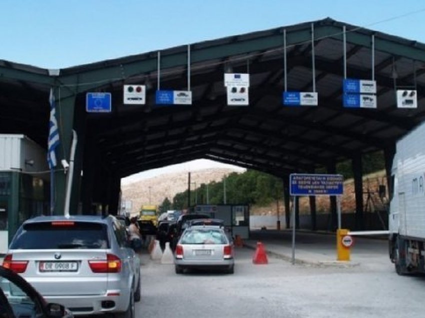 COVID-19/ Greqia nuk hap kufijtë, Kapshtica e mbyllur deri më...