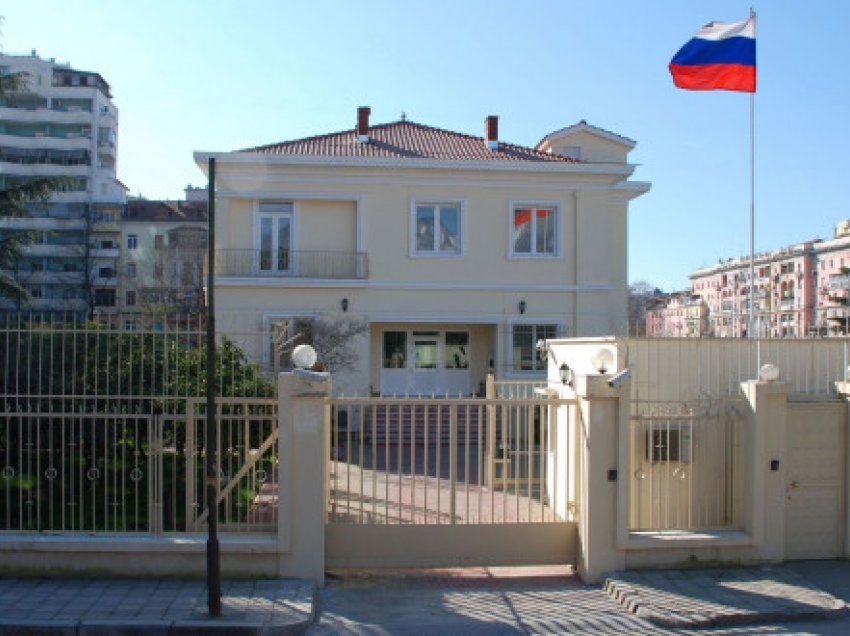 Dëbimi i diplomatit nga Shqipëria/ Reagon Ambasada ruse: Jemi të befasuar nga deklarata e MEPJ