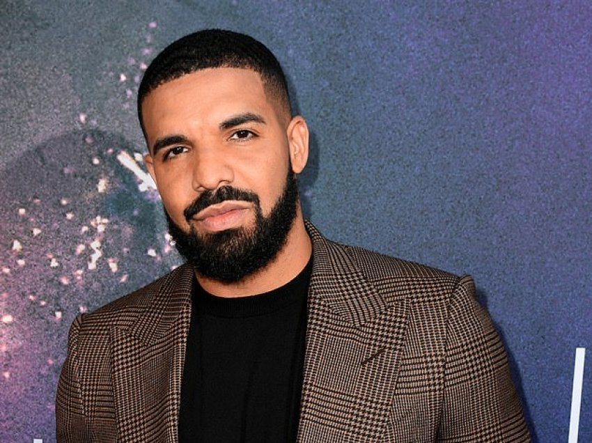 Drake shtyn për herë të dytë lansimin e albumit, shkak operimi në gju