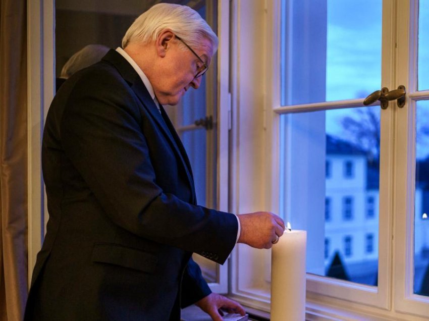 Steinmeier fton gjermanët të ndezin qirinj në dritaret e tyre në kujtim të viktimave nga COVID-19 