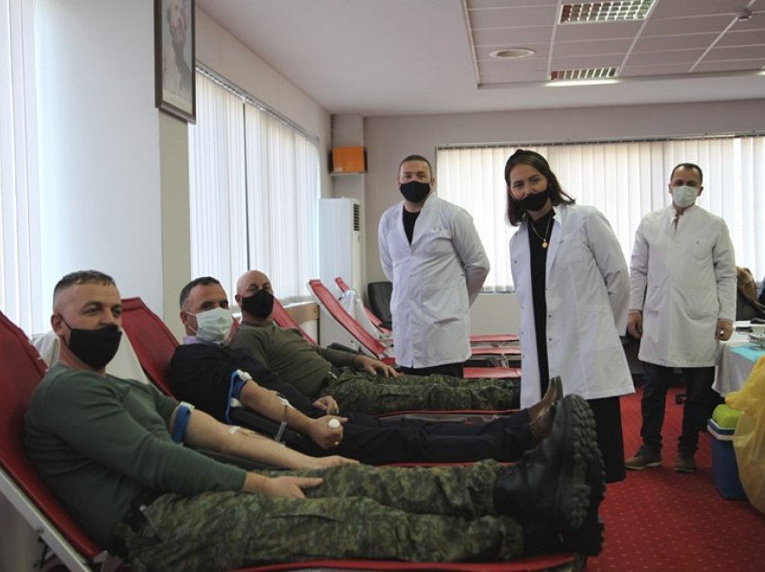 Aksion vullnetar për dhurimin e gjakut në Ministri të Mbrojtjes dhe FSK