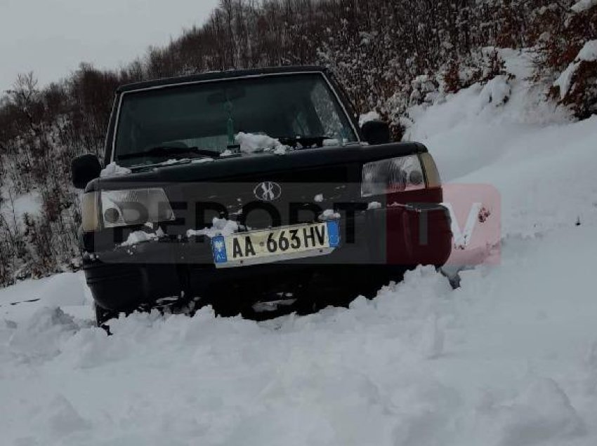 Bora gjysmë metri/ Fshati Panarit në Korçë me 40 familje i bllokuar prej 13 ditësh