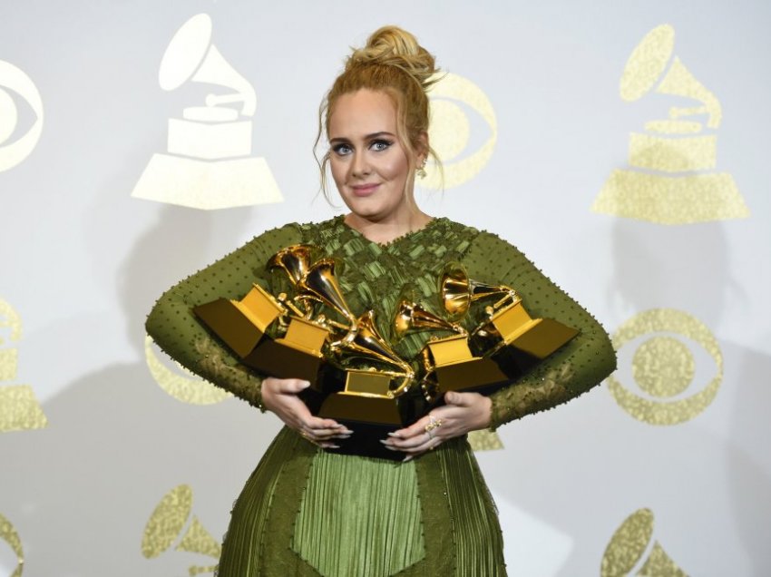Adele e shënoi dhjetë vjetorin e lansimit të albumit “21”