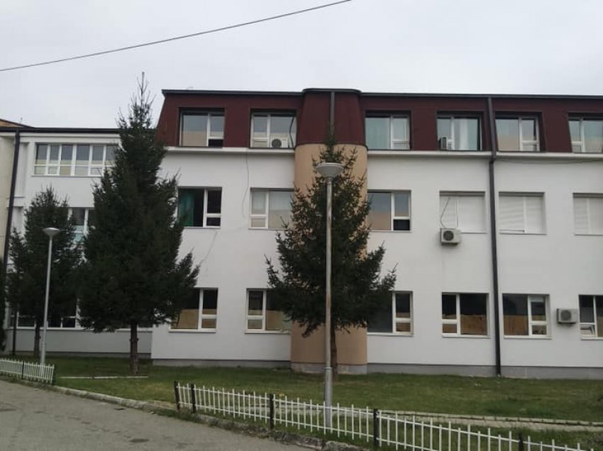 Në Spitalin e Gjakovës po trajtohen 61 pacientë për koronavirus, 30 në oksigjeno terapi