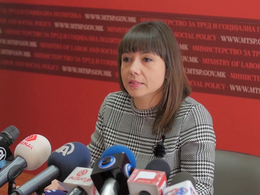 Carovska: Bie numri i nxënësve që bojkotojnë mësimin