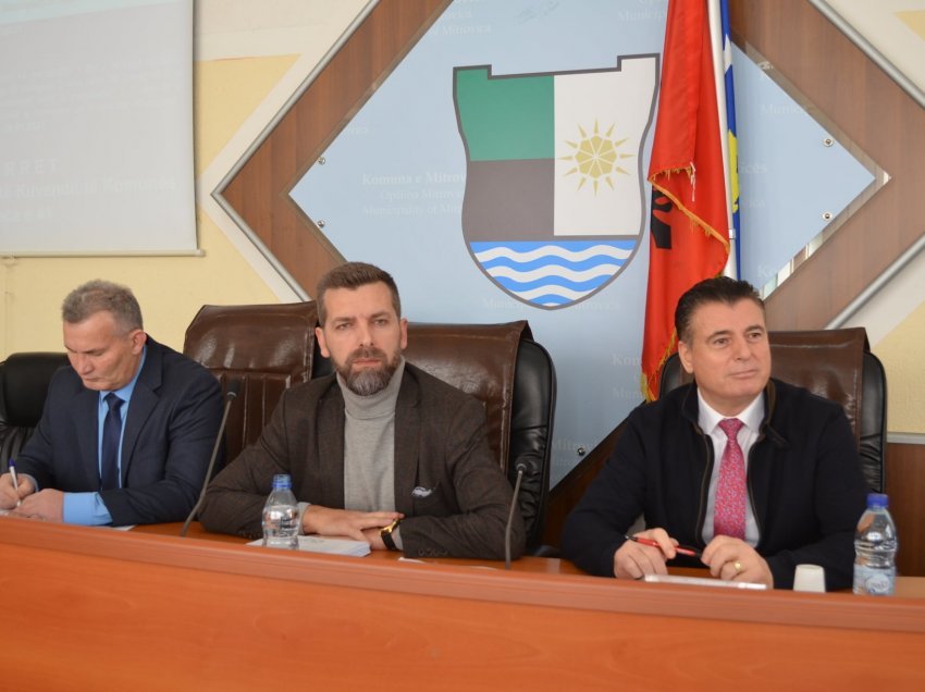 Kuvendi miraton kërkesën nga Sindikata e të Punësuarve të Komunës së Mitrovicës për ndarje të shujtave për punonjësit e Komunës