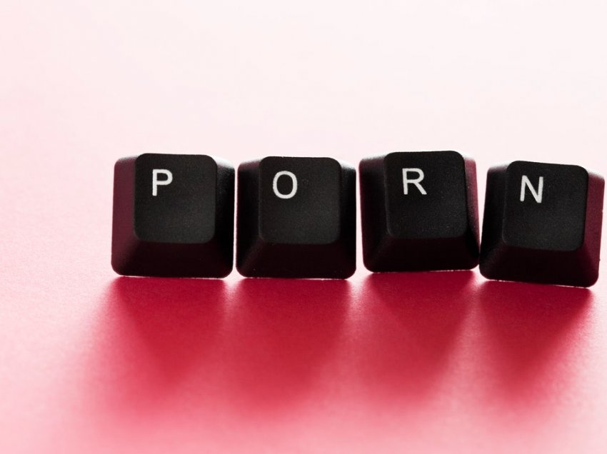 A është gabim të shikoni filma pornografik? Gjithçka që iu duhet të dini