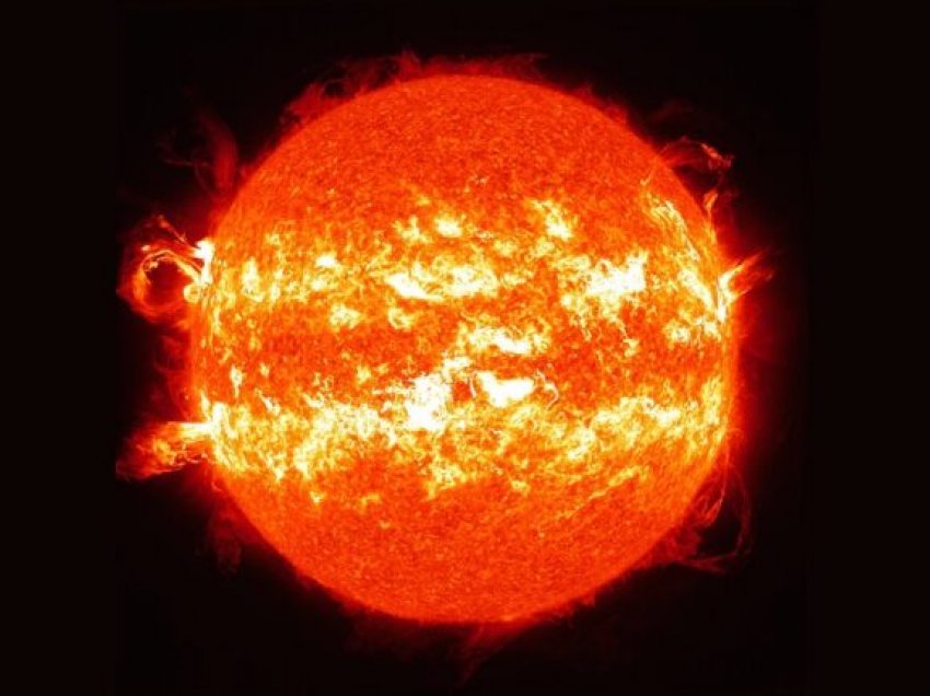 Dielli është duke përjetuar një krizë, thonë shkencëtarët