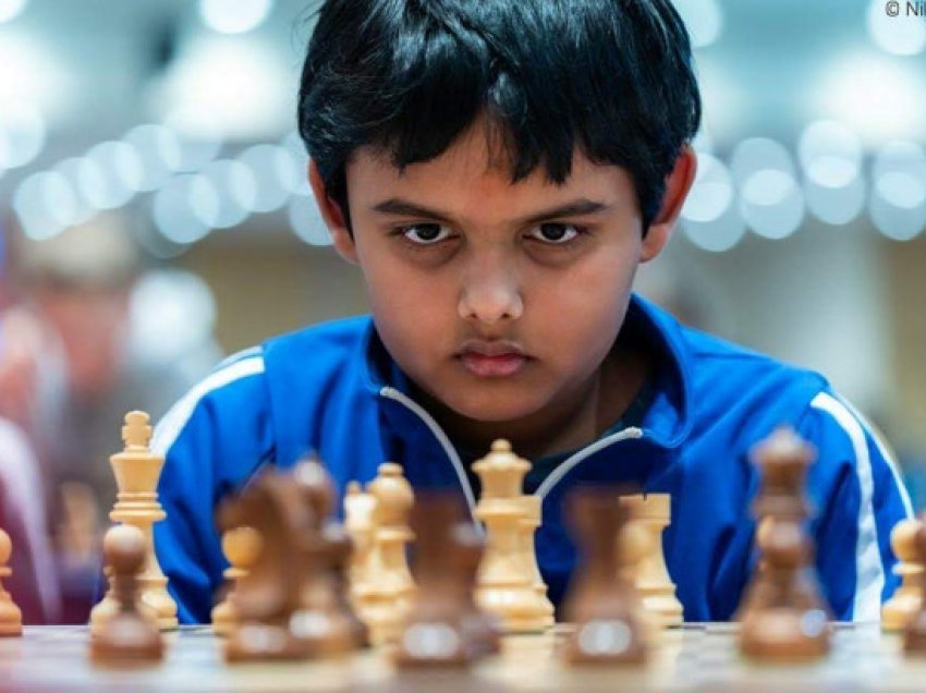 Magjistari më i ri i shahut në botë