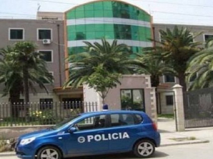 Përplasi me makinë 61-vjeçaren, arrestohet shoferi në Durrës