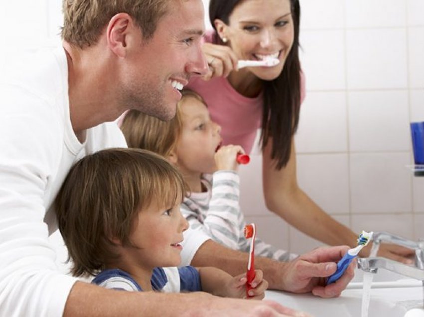 Pse nuk ka rëndësi larja e dhëmbëve të fëmijës tuaj 