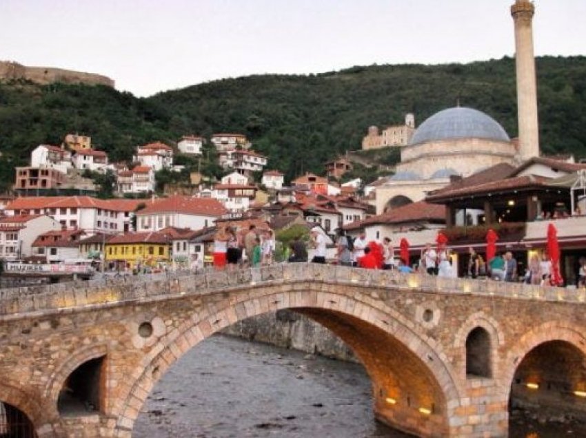 Prizreni - Vëllezërit bëhen llom për një pronë