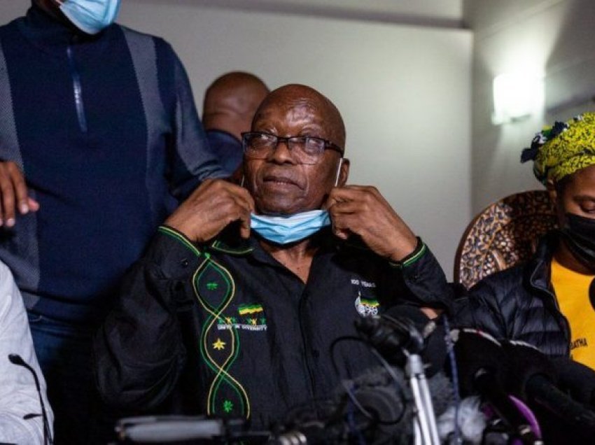 Ish-presidenti i Afrikës së Jugut Zuma dorëzohet në polici