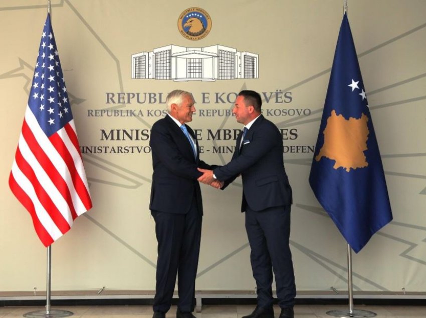 Mirëpritet gjenerali Wesley Clark në Kosovë