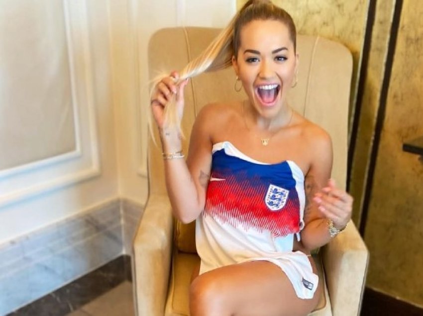 Rita realizon poza të ‘çmendura’ teksa mbështet Anglinë