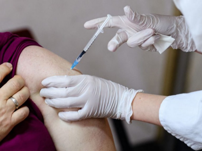 Sot arrijnë mbi 18 mijë vaksina në Shqipëri