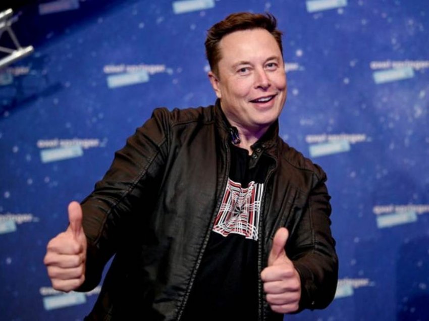 E pabesueshme, por Elon Musk urren të qenit shef i Tesla