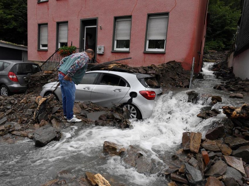 Numri i të vdekurve rritet në 42, raportohen disa plaçkitje pas vërshimeve në Gjermani 