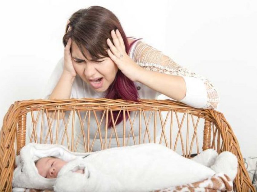 Disa këshilla për të shmangur depresionin pas lindjes