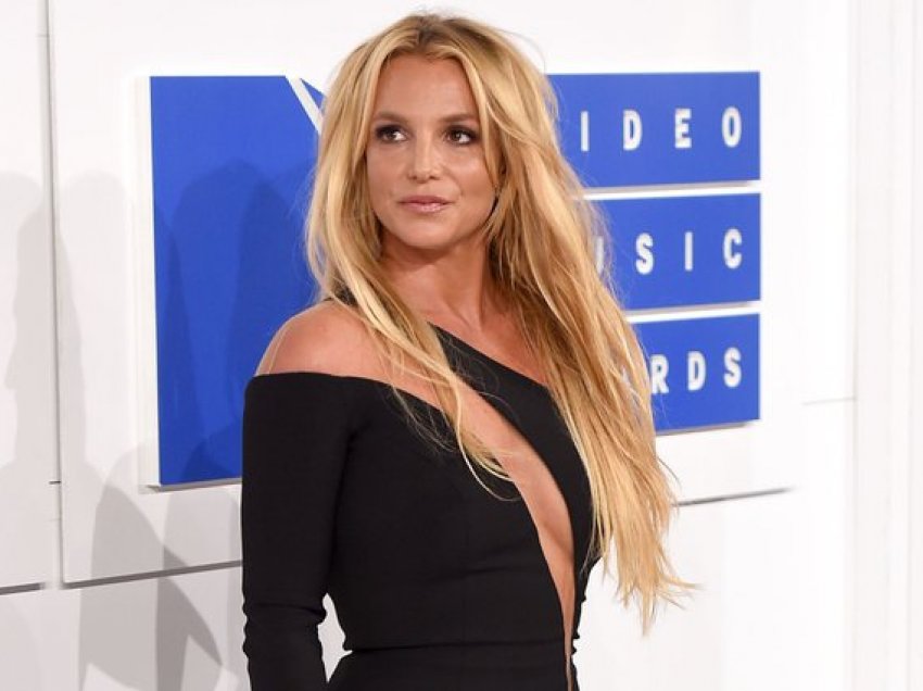 Britney Spears ironizon njerëzit e afërm: ‘Ata që nuk u gjendën kurrë pranë meje, tani tregojnë mbështetje'’