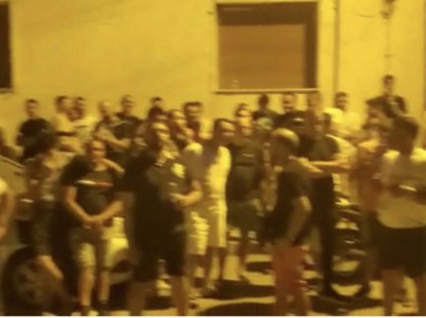 Shoqërimi i biznesmenes në Vlorë, pronarët e lokaleve protestë pas mesnate para komisariatit
