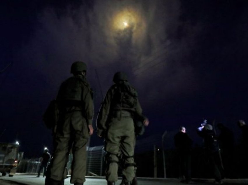 Ushtria izraelite paralajmërojn se janë lëshuar dy raketa drejt Izraelit verior