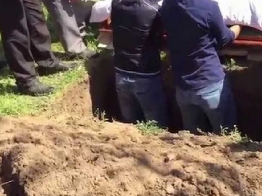 Skandal kjo çka po ndodh në disa varrime në Kosovë