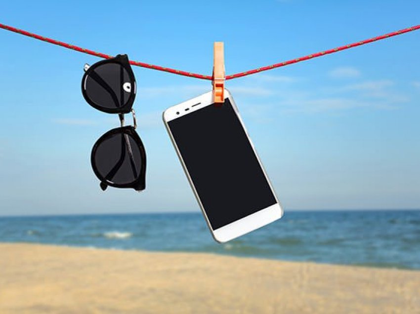 Ja se si t’i mbroni smartphone në plazh