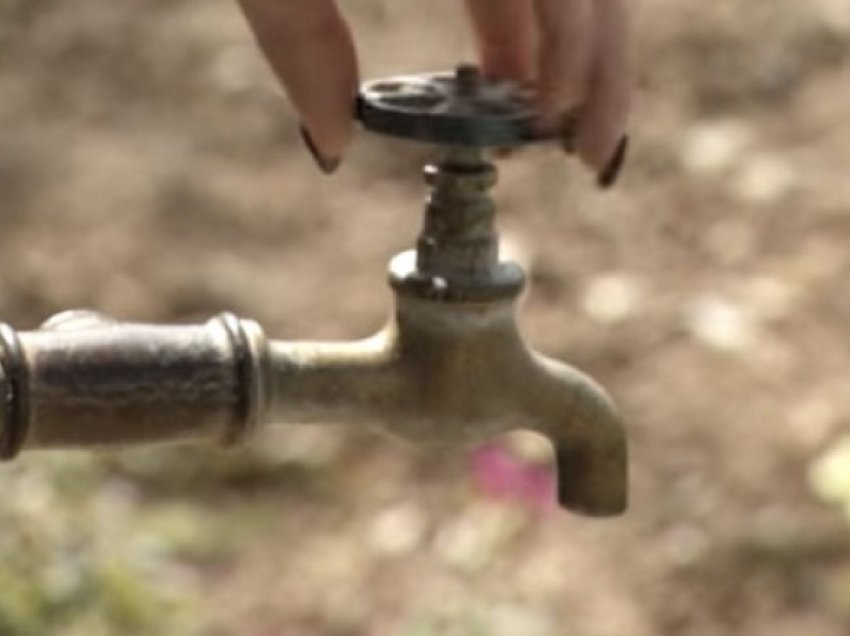 Pa ujë të pijshëm disa lagje në Fushë Kosovë