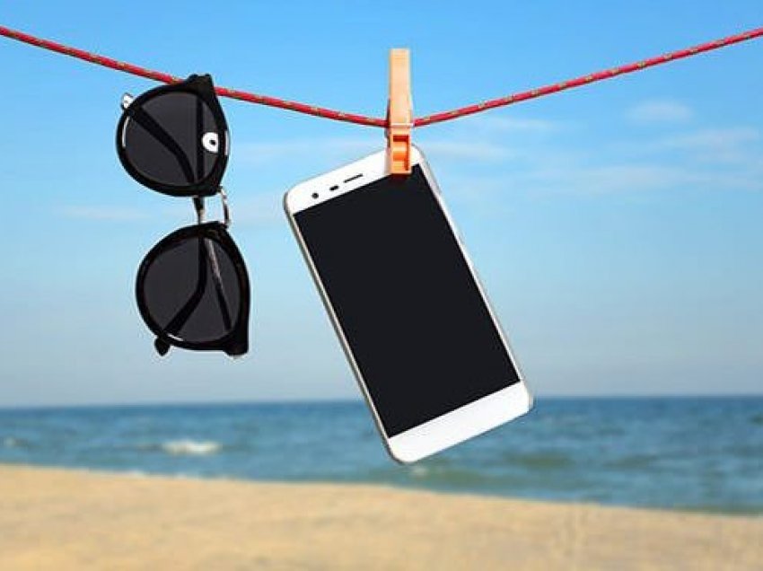 Ja si t’i mbroni smartphone në plazh