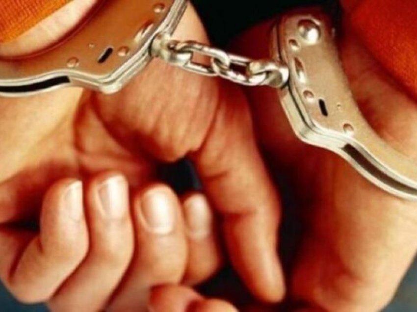 Tiranë, iu gjet kokainë gjatë kontrollit, arrestohet 38-vjeçari