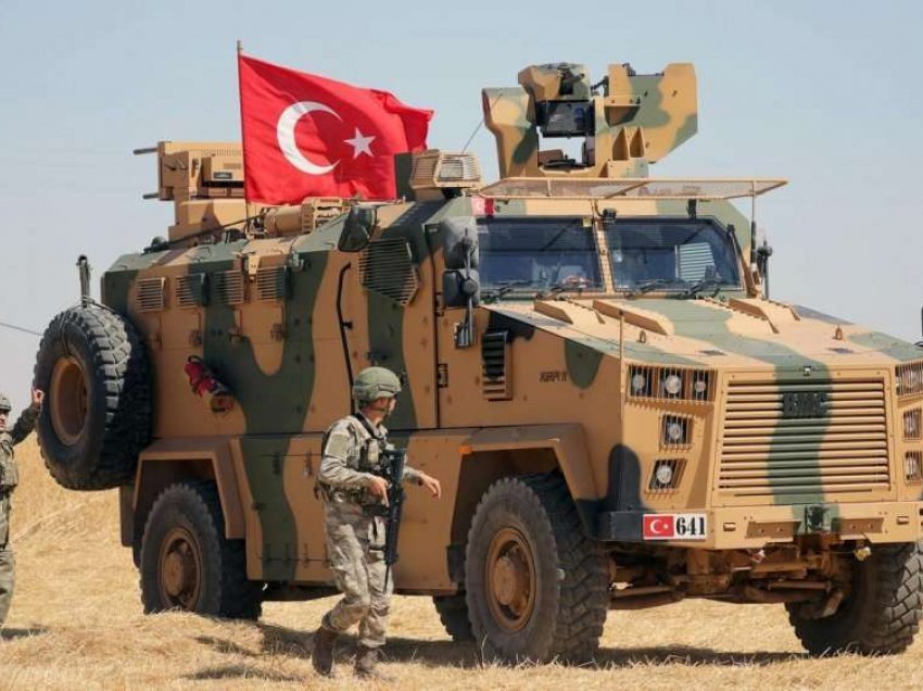Vriten dy ushtarë turq në Siri
