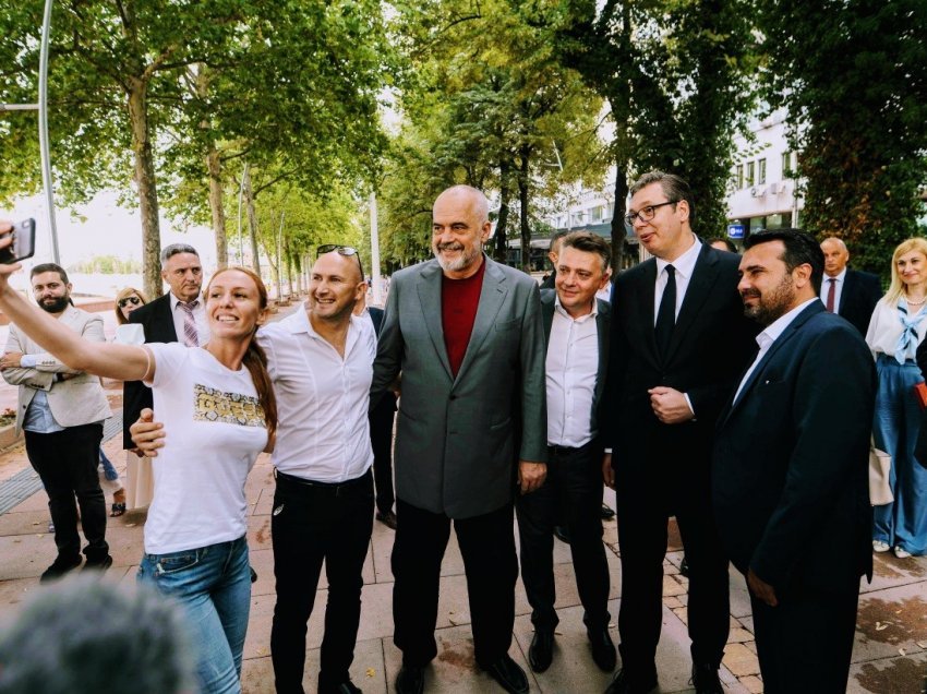 Rama shëtit me Vuçiq dhe Zaev rrugëve të Maqedonisë, ja çka iu kërkojnë qytetarët