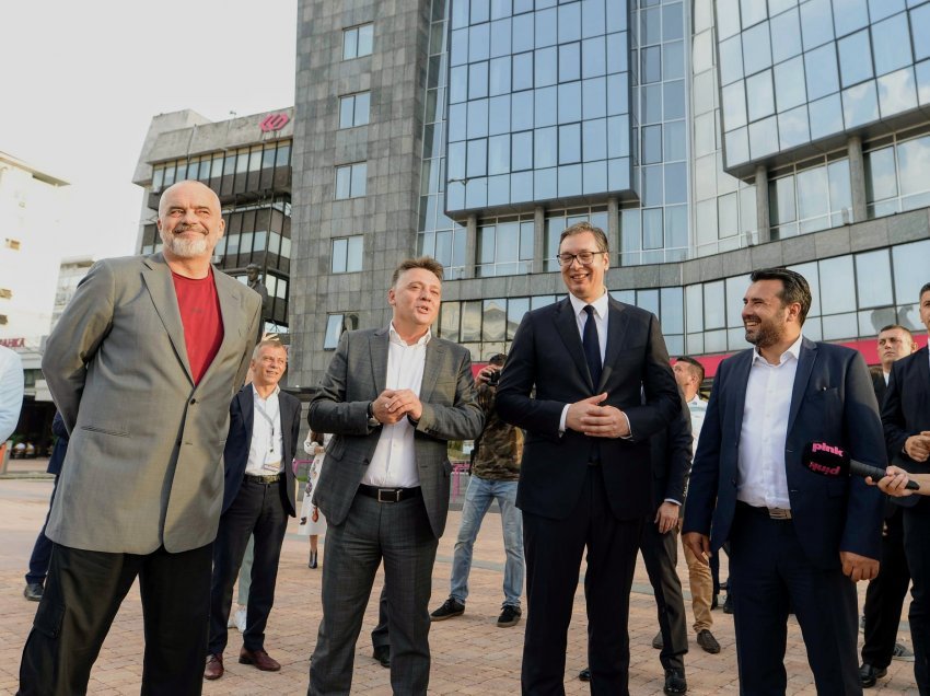 Zaev, Rama dhe Vuçiq takohen në Shkup
