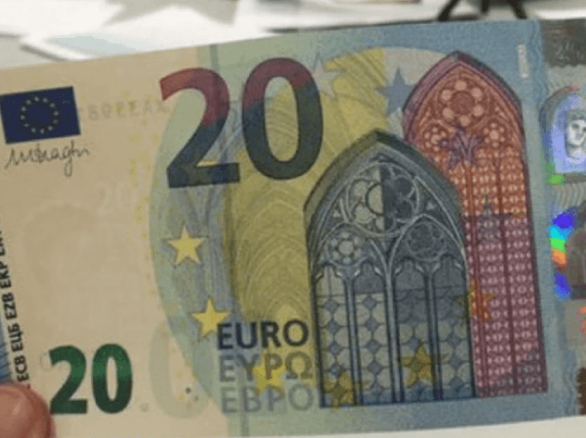 Punëtori i gjykatës në Prishtinë mori 20 euro ryshfet,  dënohet me burg dhe 500 euro gjobë